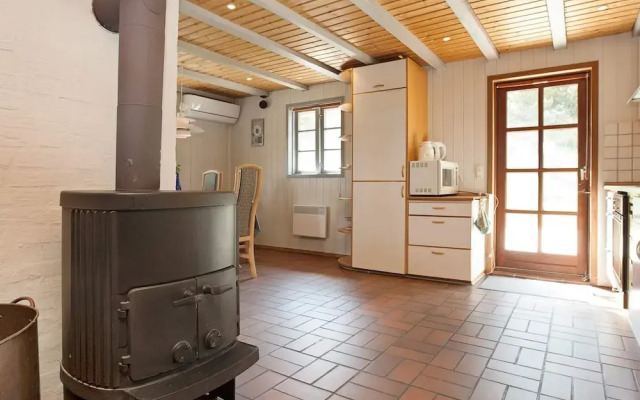 6 Person Holiday Home in Blavand