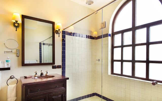 Guaycura Boutique Hotel Beach Club & Spa