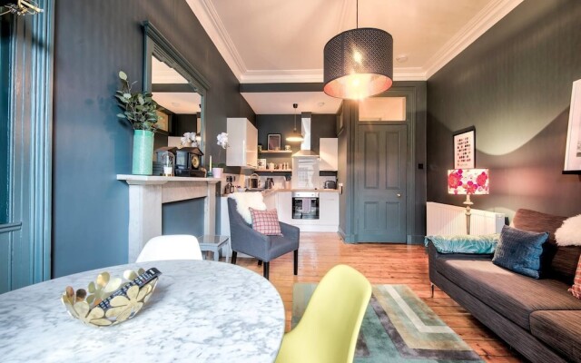 Stylishly Presented City Centre Apartment