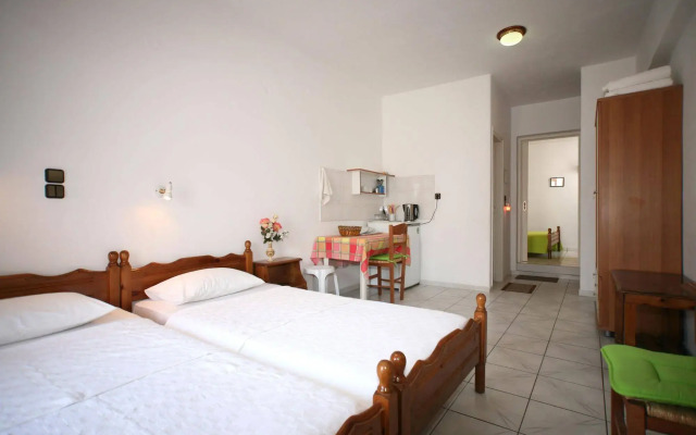 Kapetanos Rooms