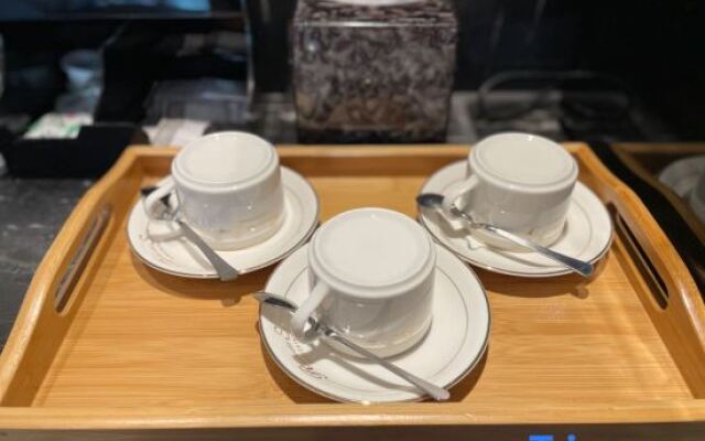Yitel Collection Shanghai Caohejing Middle Ring Caobao Road
