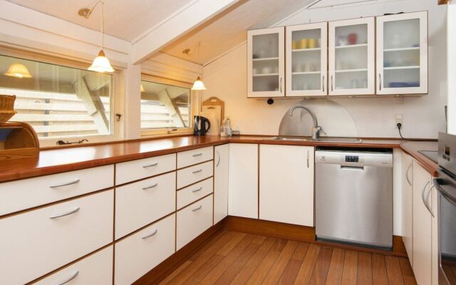 6 Person Holiday Home in Ronde-by Traum
