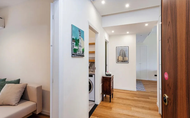 Bright Shelley Apartment