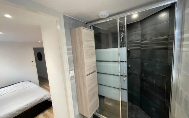 Coworking House - Quiet With Rooftop