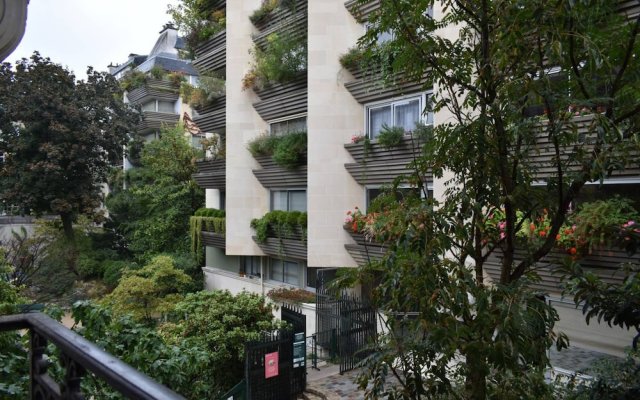 Spacious Parisian Family Apartment