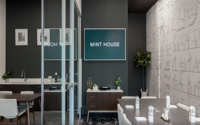 Mint House Greenville - Downtown