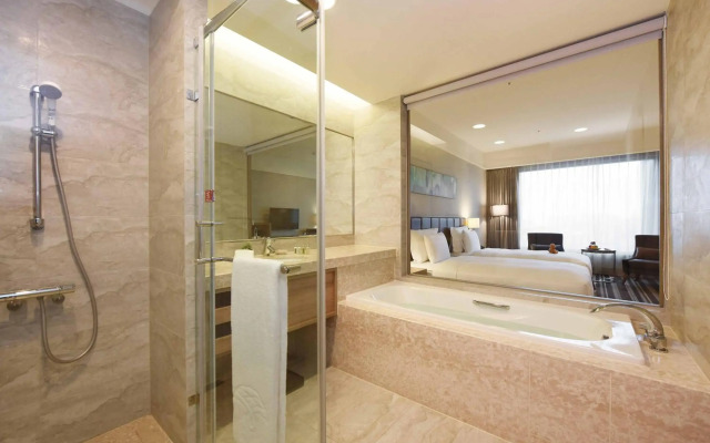 Fullon Hotel Taoyuan Airport Access MRT A8