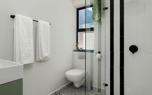 Neighbourgood First Crescent