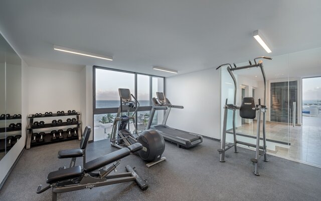 Elegant 1 BR with ocean view by Happy Address