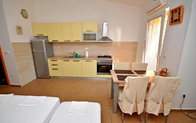 Apartments Jela