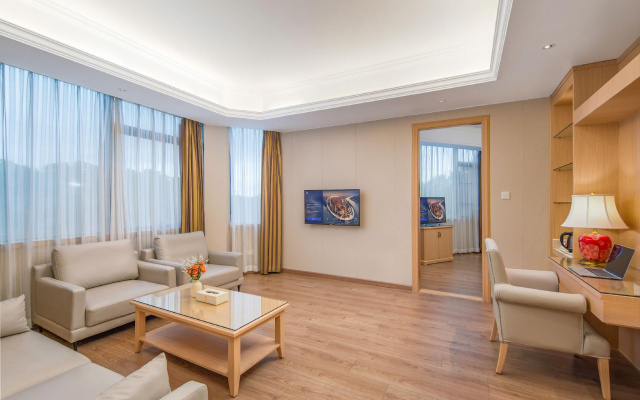 Vienna Hotel North Shenzhen Science and Technology Park Branch
