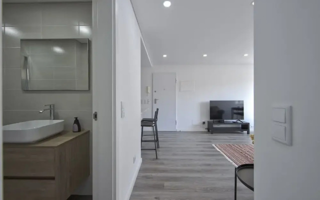 Olivais Modern by Homing