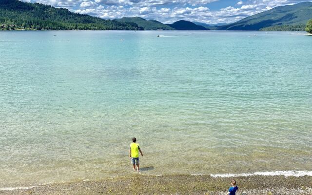 Black Bear #3 2 Bedroom Cabin