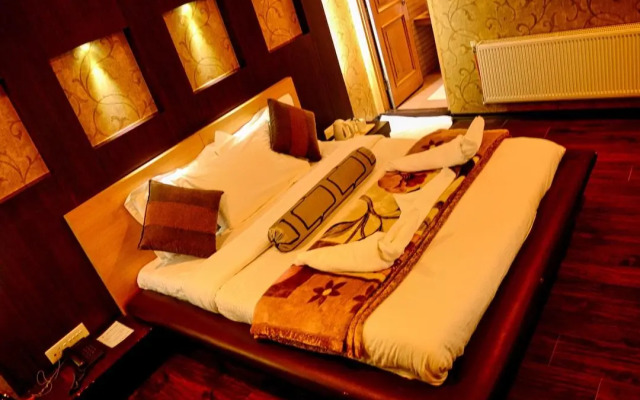 Hotel Pine Spring Pahalgam