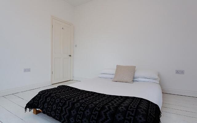 Veeve  Immaculate 3 Bedroom House Tavistock Terrace Islington