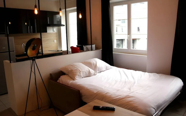 Downtown Living With a View, Ideal for 4