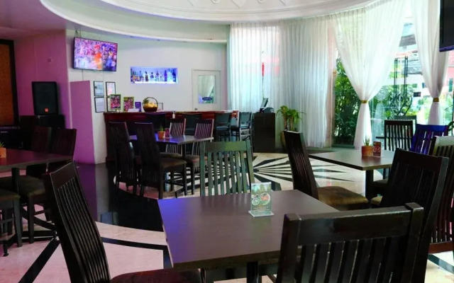 Oxford Suites Makati