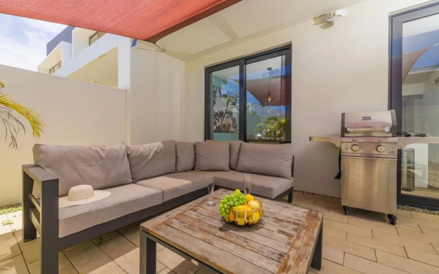 Serene Designer Gem Walk to Beach Strip Pool