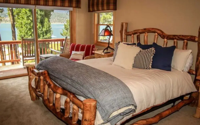 Lakefront Mountain 1566 by RedAwning