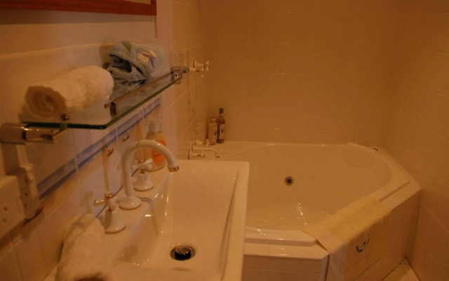 Anchors Aweigh Bed & Breakfast