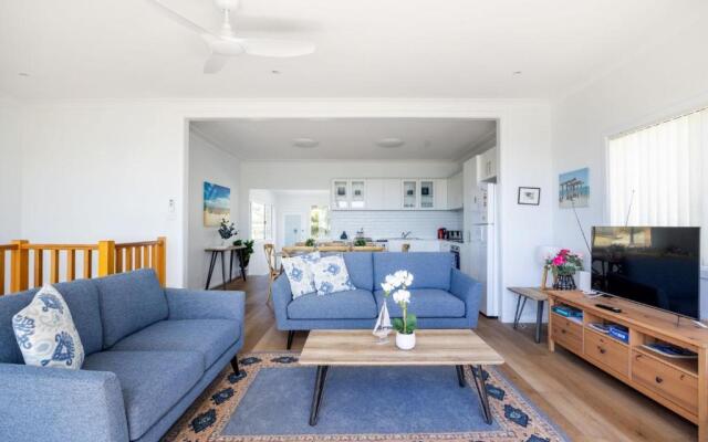 Seaside Beach House 25 Seaside Pde