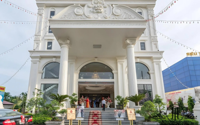 Tan An Palace