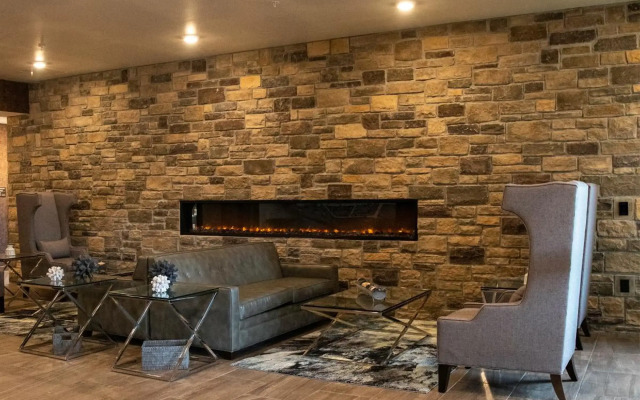 Cobblestone Hotel & Suites - Two Rivers