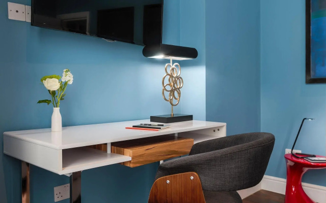 The Knaresborough by Aura Collection