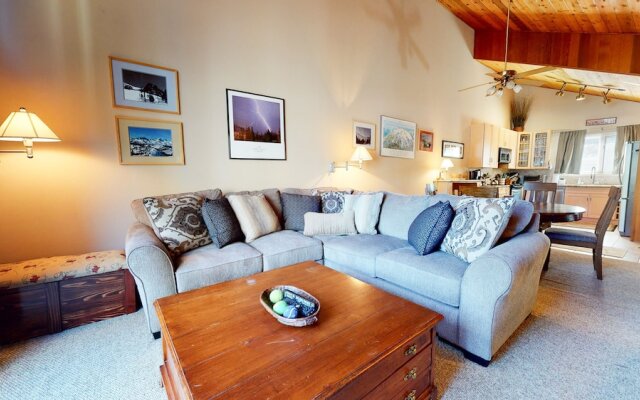 Winterset Woodland - Near Hike & Bike Trails!