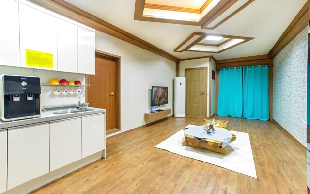 Gyeongju the One Pension - Red