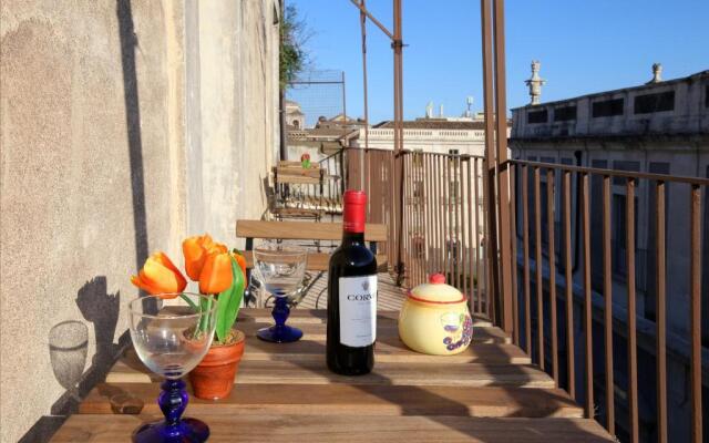 Piazza Universita Wonderful View