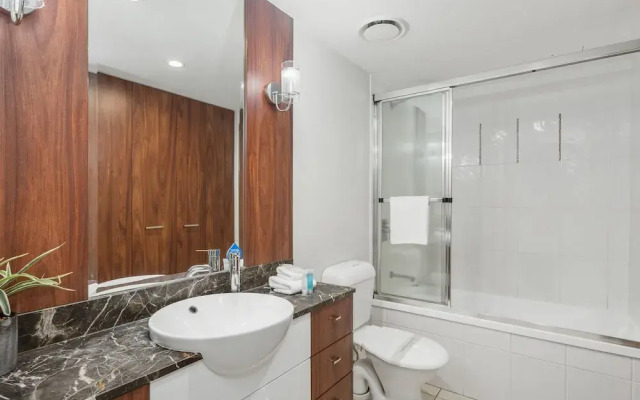 Chevron Renaissance - HR Surfers Paradise