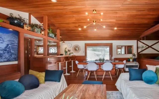 Boutique Chalet sleeps 10 - Wasabi Wonderland