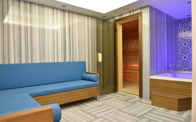 The Elegant Hotel