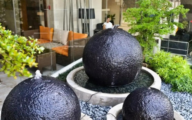 D' Hotel and Suites