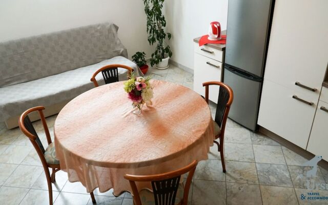 Duplex Apartment Tinel