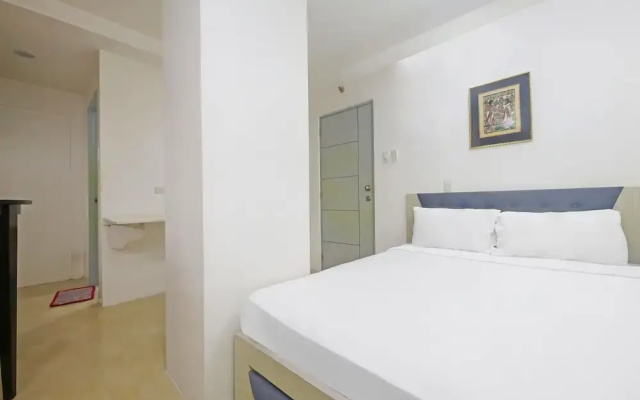 OYO 896 Silverio Suites