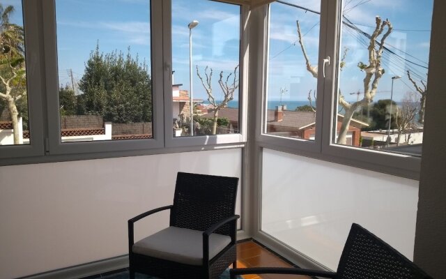 Bright And Comfortable House 20 Min To Barcelona