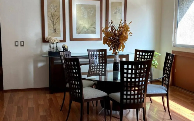 Large and Comfortable Apartment in Napoles Area Neighborhood