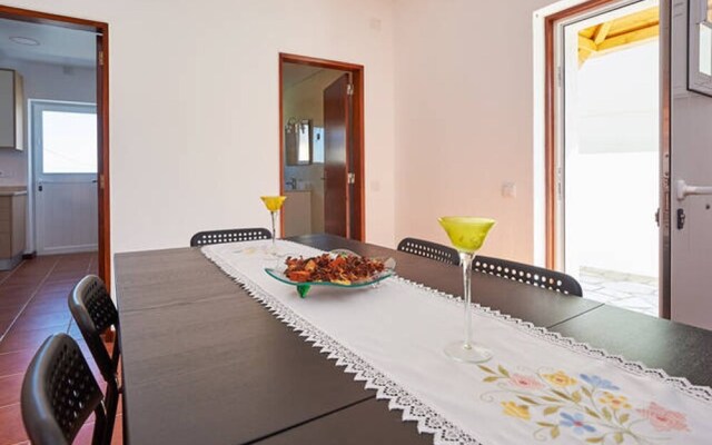 House With 2 Bedrooms in Carvoeira, With Furnished Terrace and Wifi