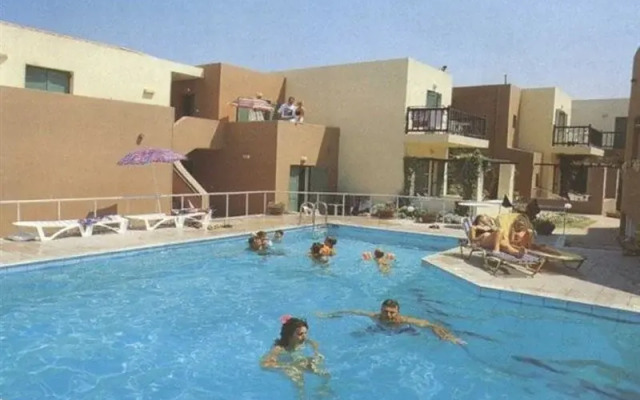 Pela Mare Apartments