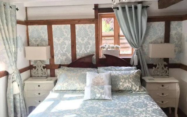 Dolweunydd Bed & Breakfast