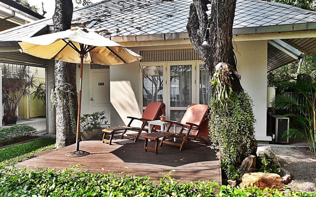 Baan Bayan Beachfront Hotel