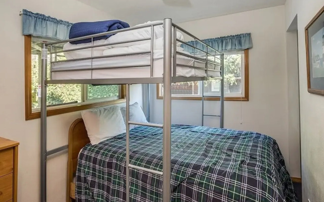 Oceanview Manor 6 Bedroom Home