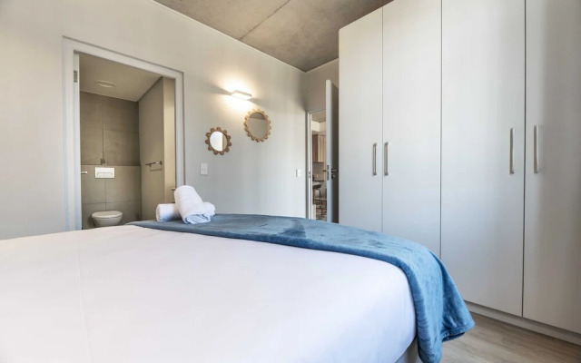 C502 Woodstock Quarters with Pool & Gym