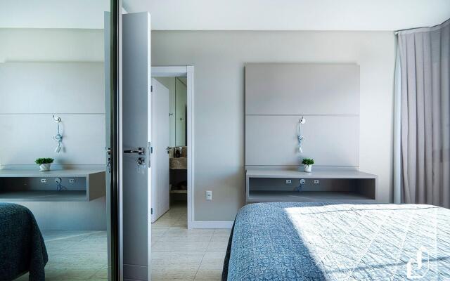 03 suítes com piscina privativa