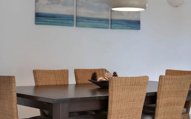 16 Centeanes Fabulous Location Just Short Walk t