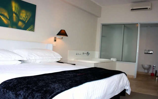 The Bijoux Aparthotel