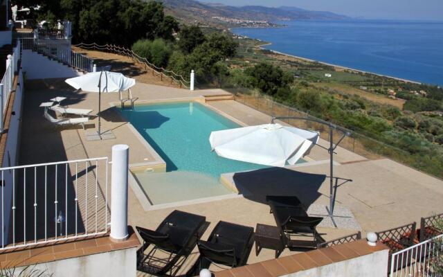 DAMMUSO private villa with infinity pool & seaview