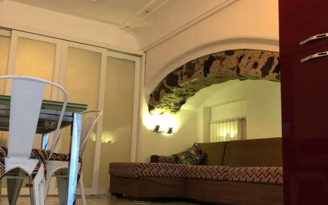 Room With Bathroom and Kitchen, With Independent Entrance